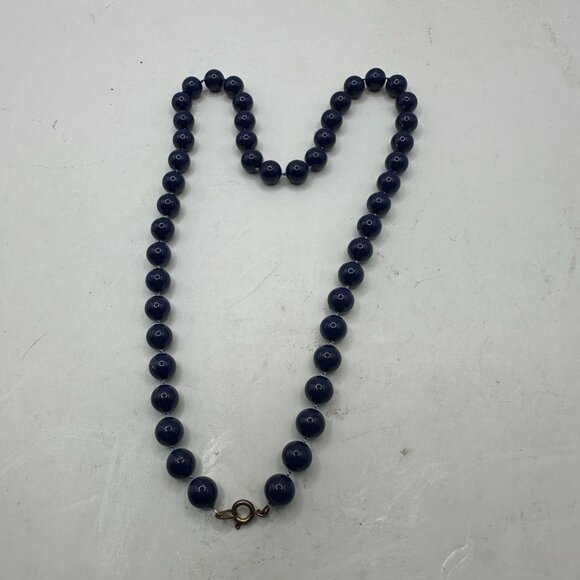 Vintage Faux Navy Blue Pearl Bead Necklace With Brass Clasp - Picture 2 of 3